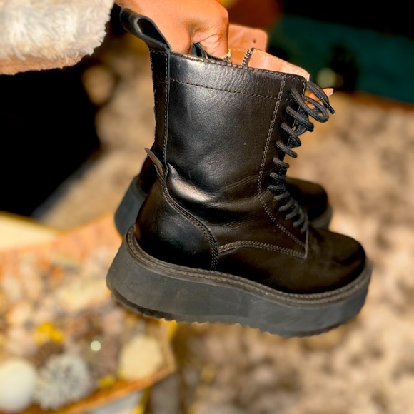 Unisex Zara boots - Picture 1 of 3